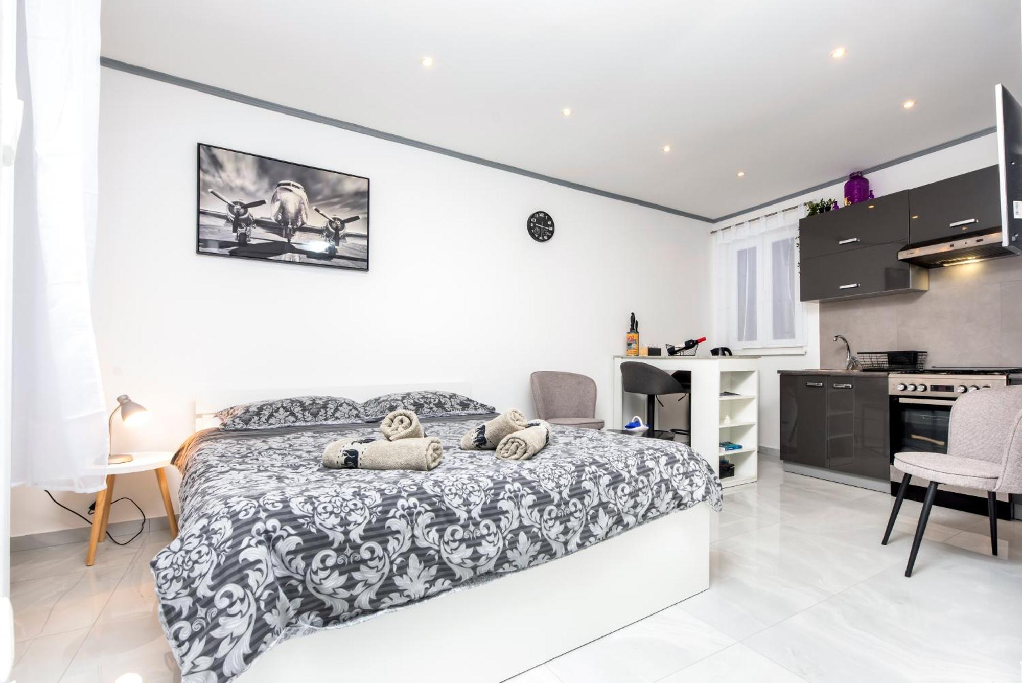 Apartment Leo Ровінь Екстер'єр фото