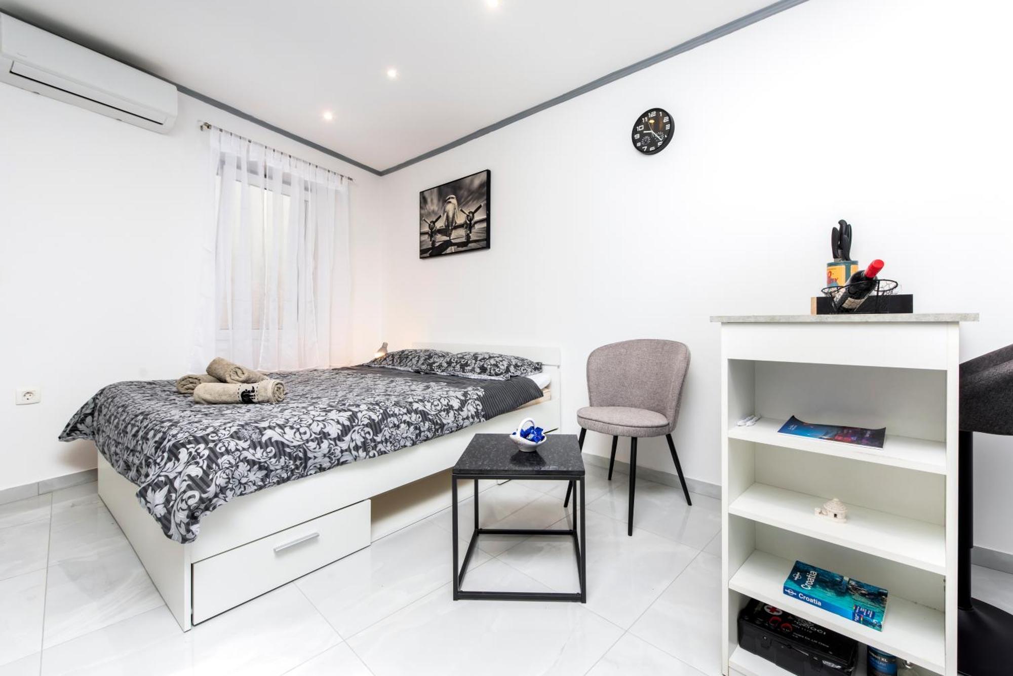 Apartment Leo Ровінь Екстер'єр фото