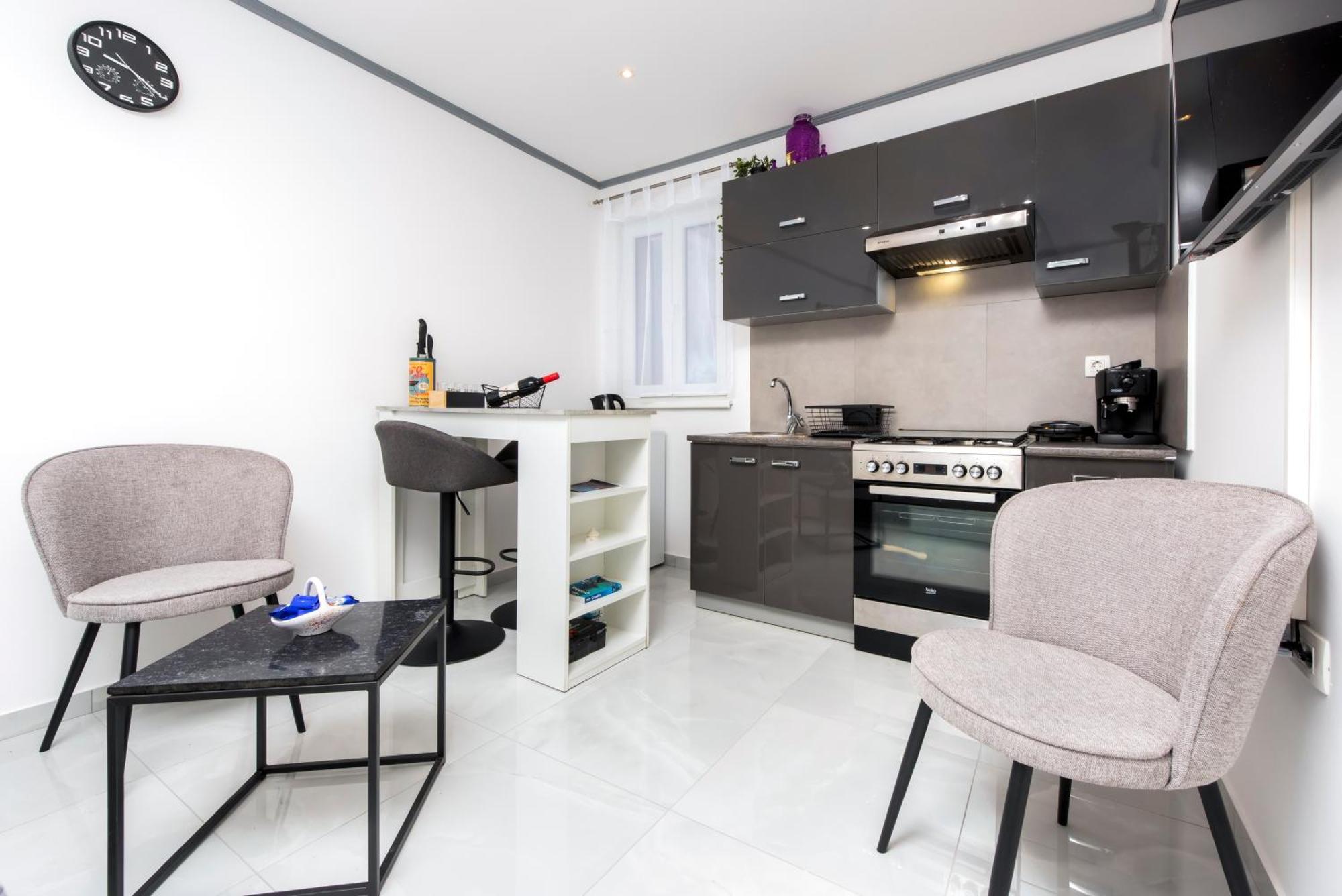 Apartment Leo Ровінь Екстер'єр фото