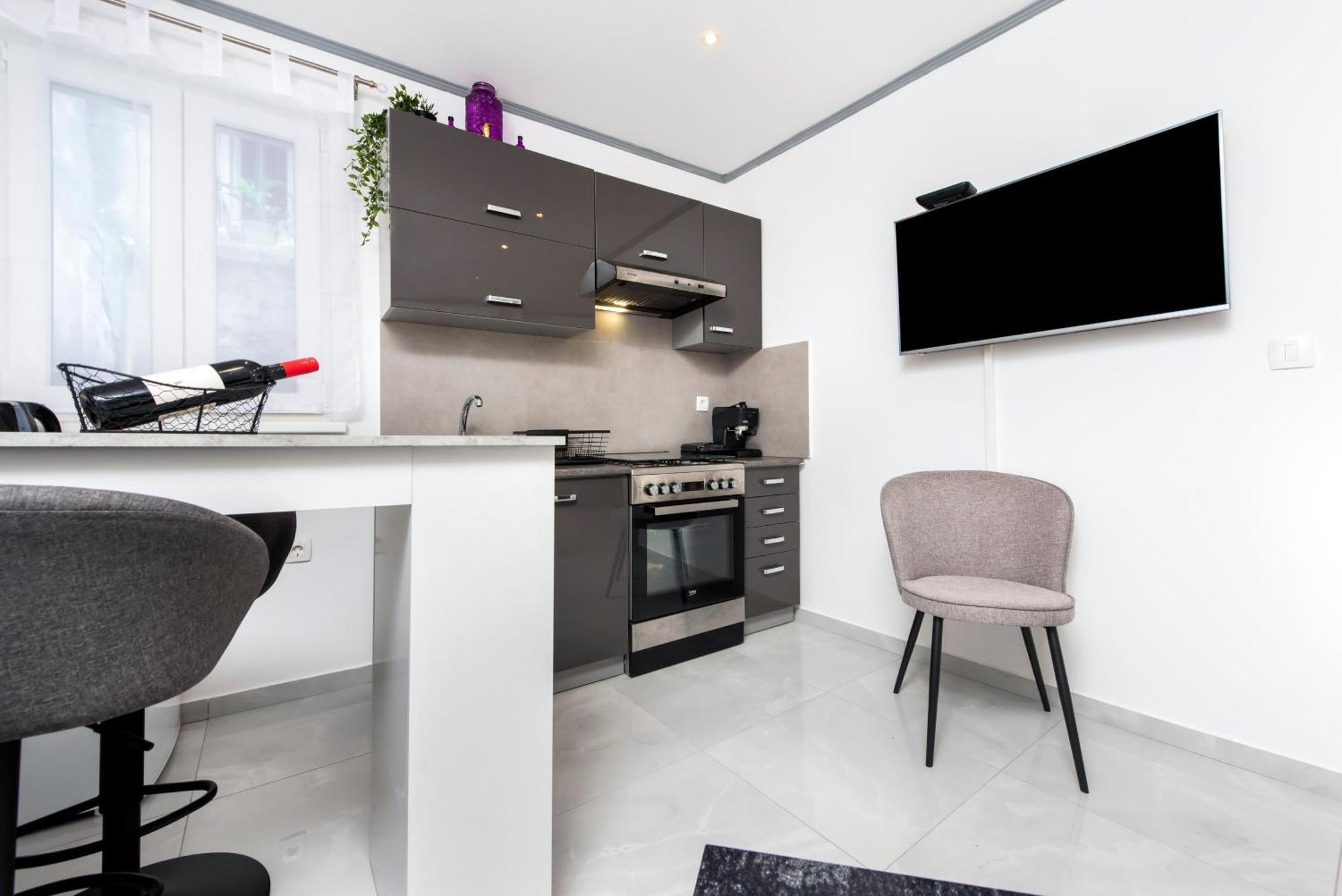 Apartment Leo Ровінь Екстер'єр фото
